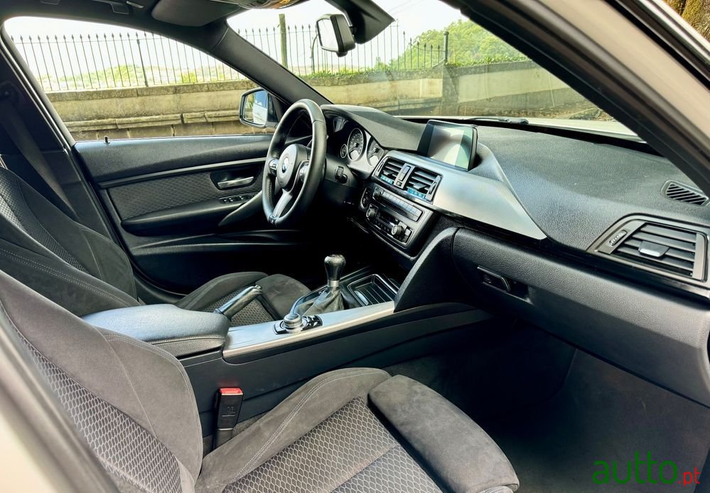 2013' BMW 320 photo #6