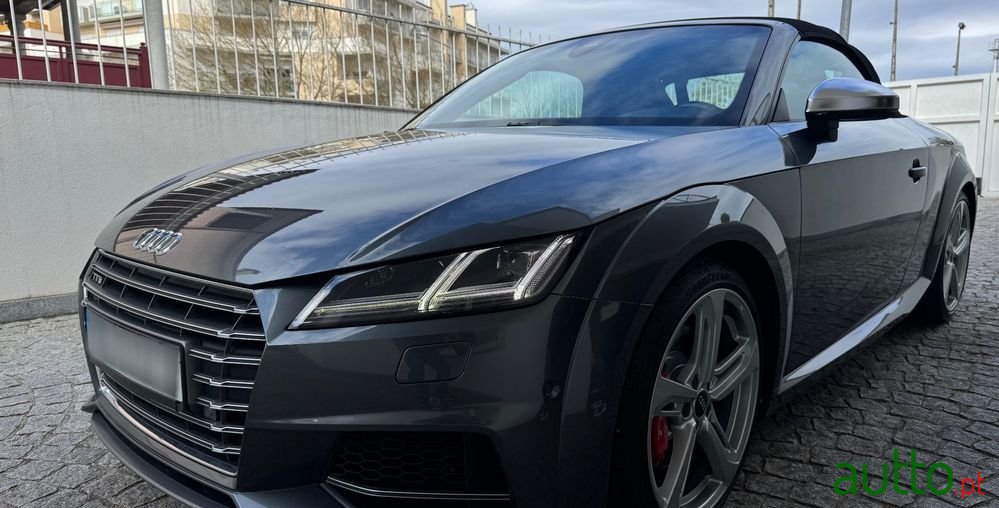 2015' Audi TT Roadster photo #2