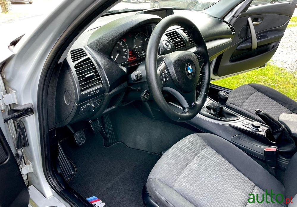 2009' BMW 118 D photo #6