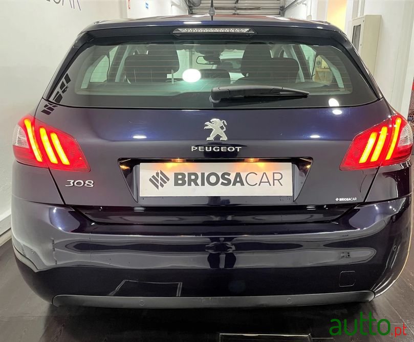 2015' Peugeot 308 photo #6