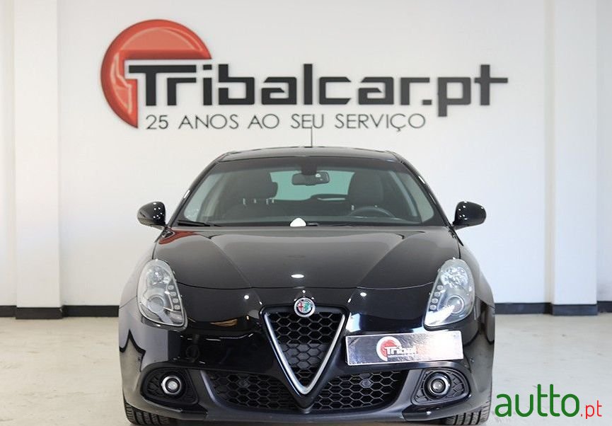 2018' Alfa Romeo Giulietta photo #6
