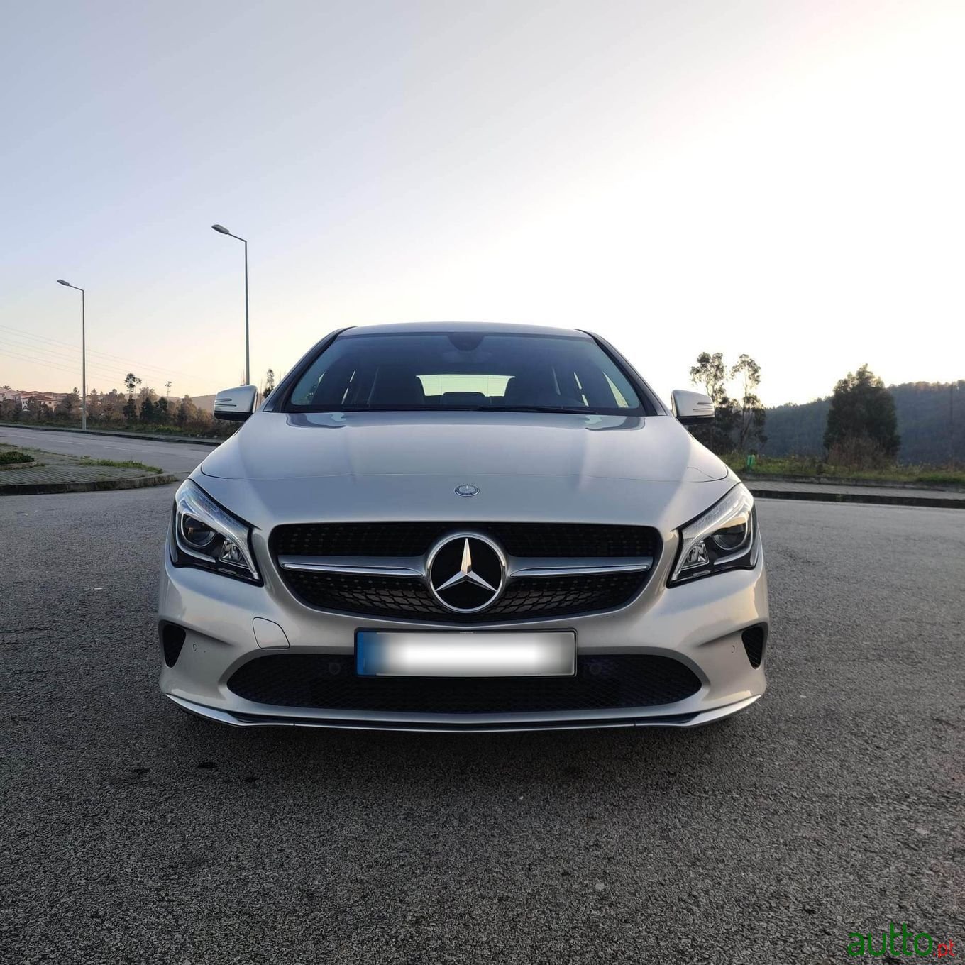 2017' Mercedes-Benz Cla-200 photo #2