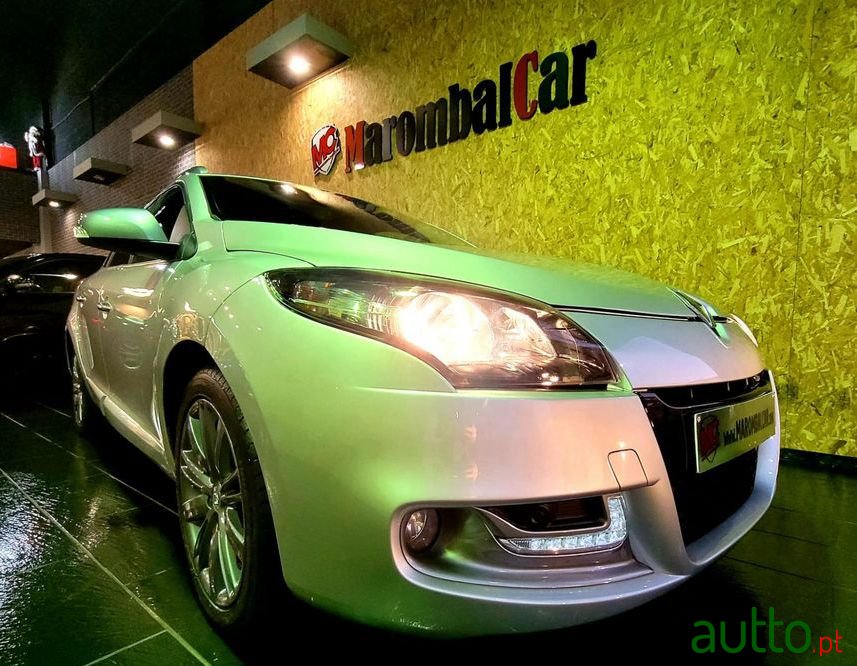 2012' Renault Megane Sport Tourer photo #1