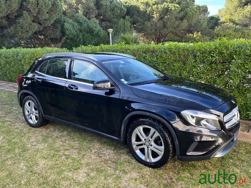 2014' Mercedes-Benz GLA 200 Cdi Urban photo #4