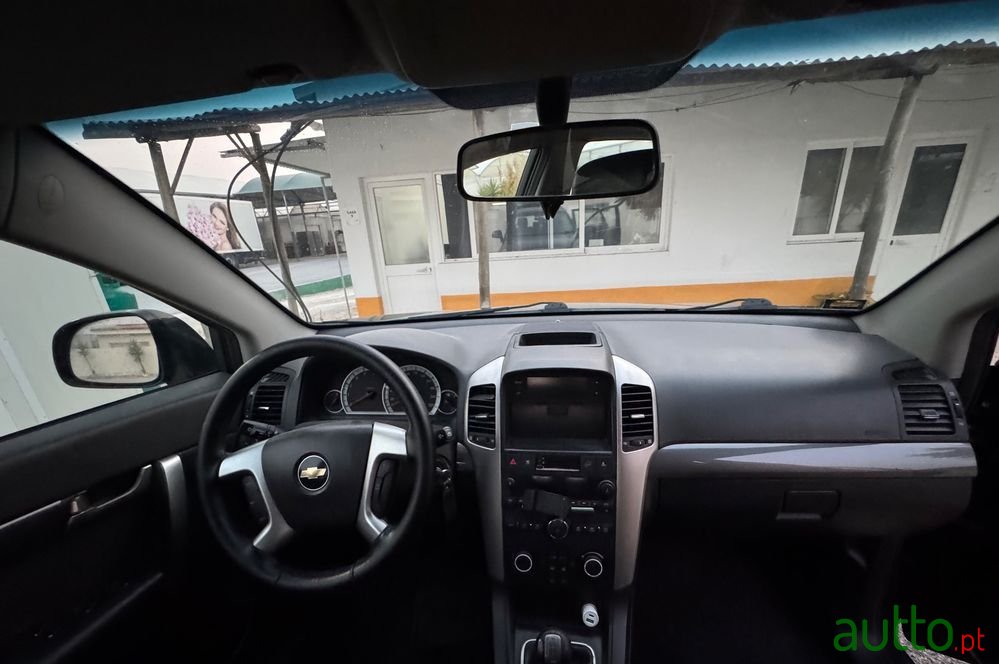 2007' Chevrolet Captiva 2.0 Vcdi Seven 7L photo #6