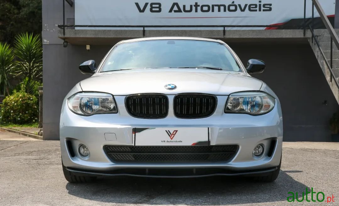 2011' BMW 118 photo #2