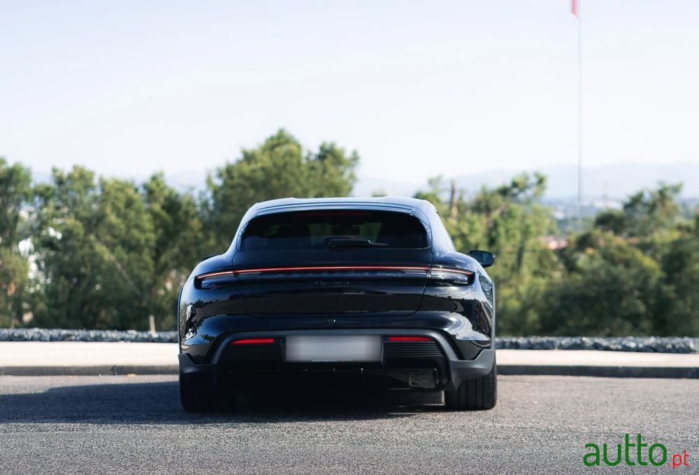 2022' Porsche Taycan Cross Turismo 4 photo #5