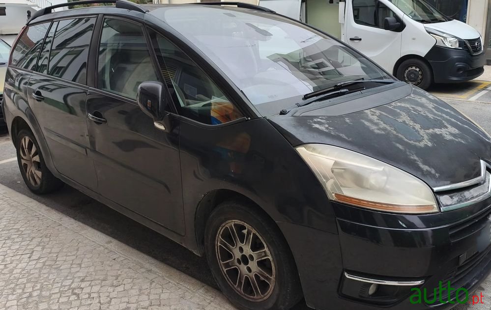 2009' Citroen C4 Grand Picasso photo #2
