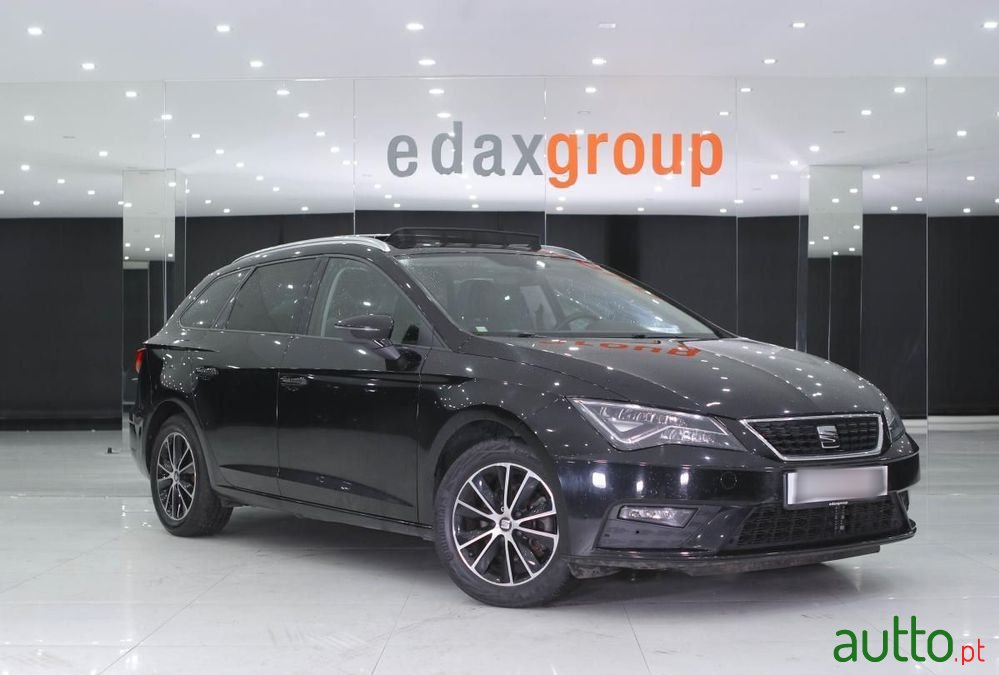 2019' SEAT Leon St photo #1