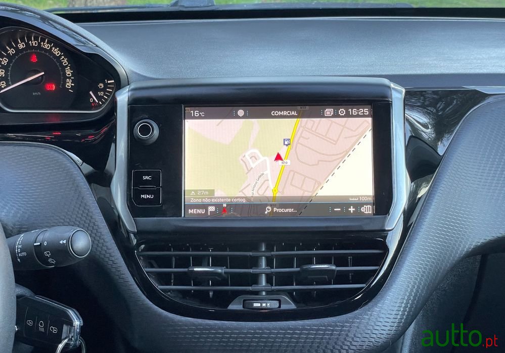 2019' Peugeot 2008 photo #5