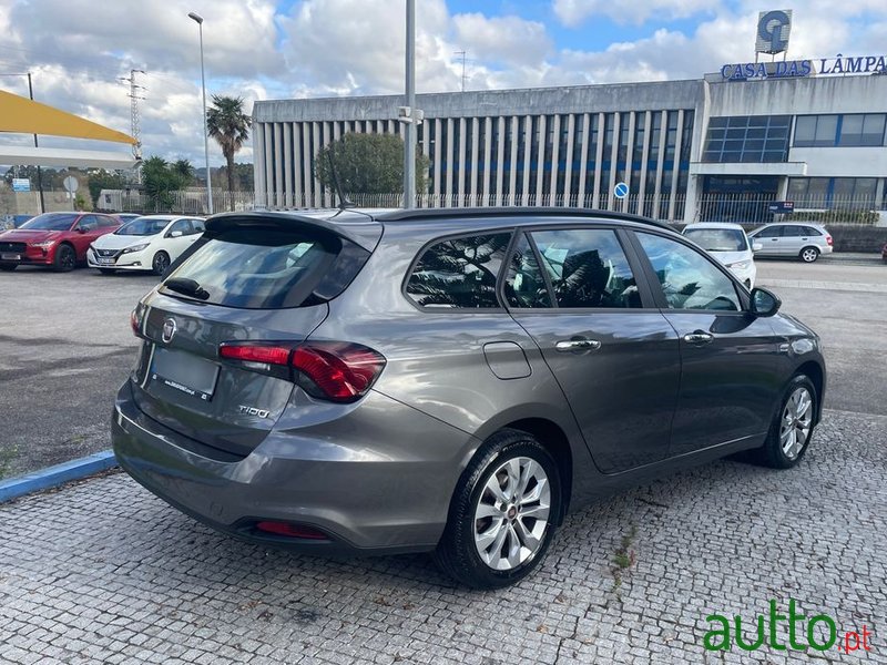 2020' Fiat Tipo Station Wagon photo #5