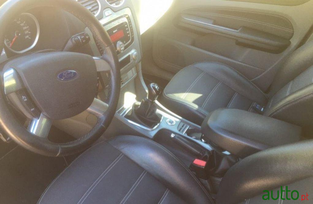 2010' Ford Focus 1.6 Tdci Titanium photo #3