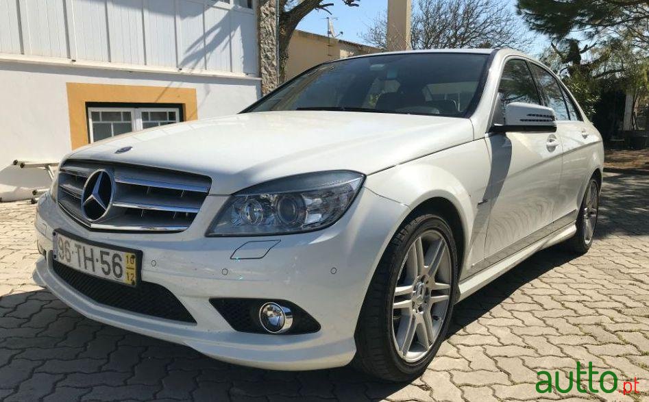 2010' Mercedes-Benz C-250 photo #2