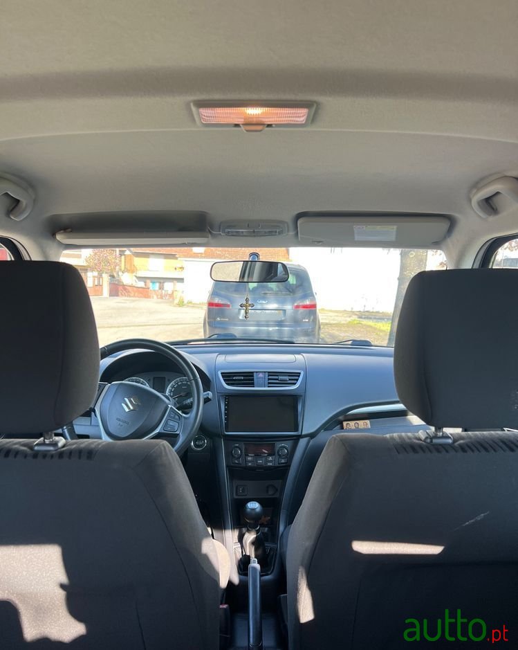 2012' Suzuki Swift 1.2 Vvt Glx photo #4