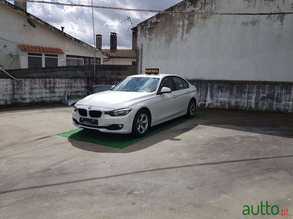 2014' BMW 320 photo #2