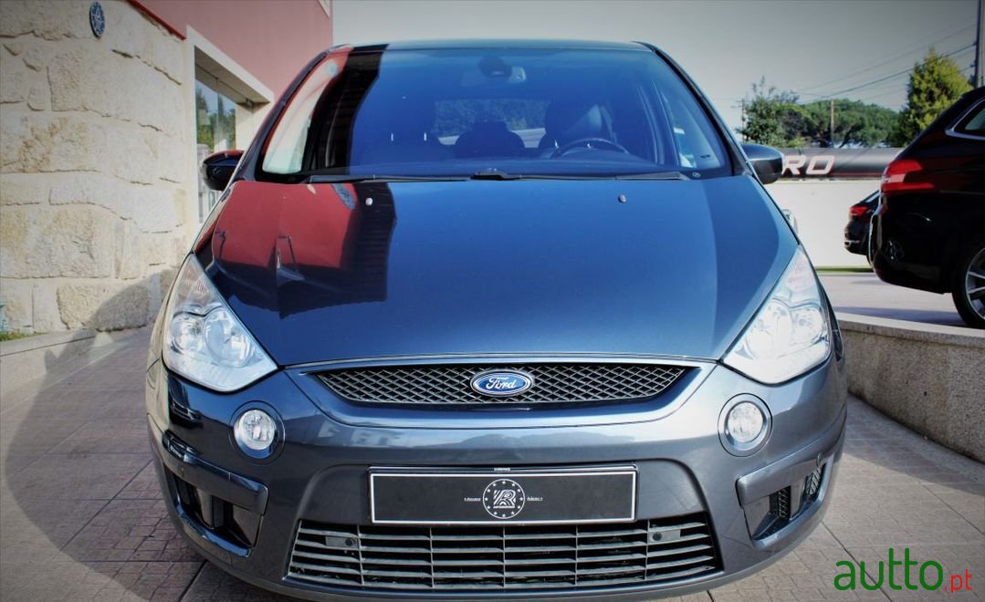 2009' Ford S-Max photo #2