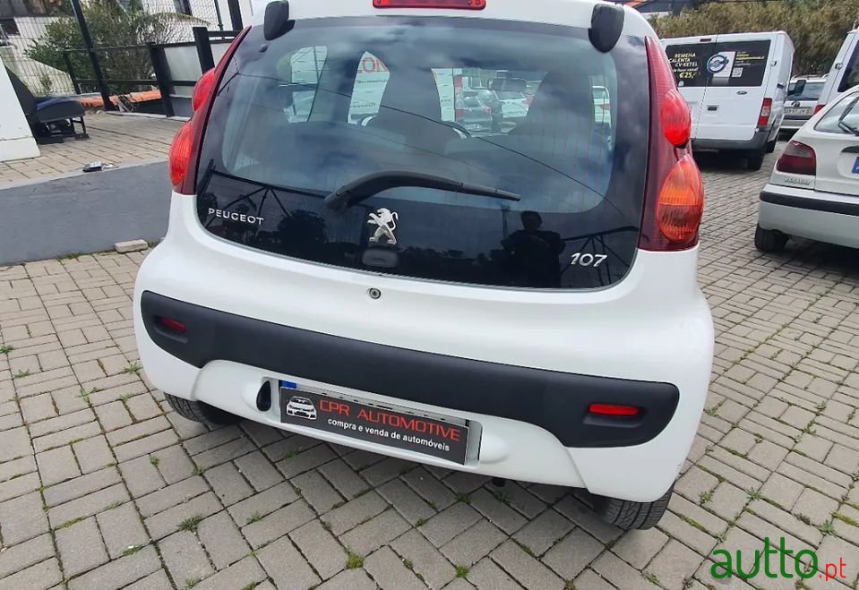 2013' Peugeot 107 photo #4
