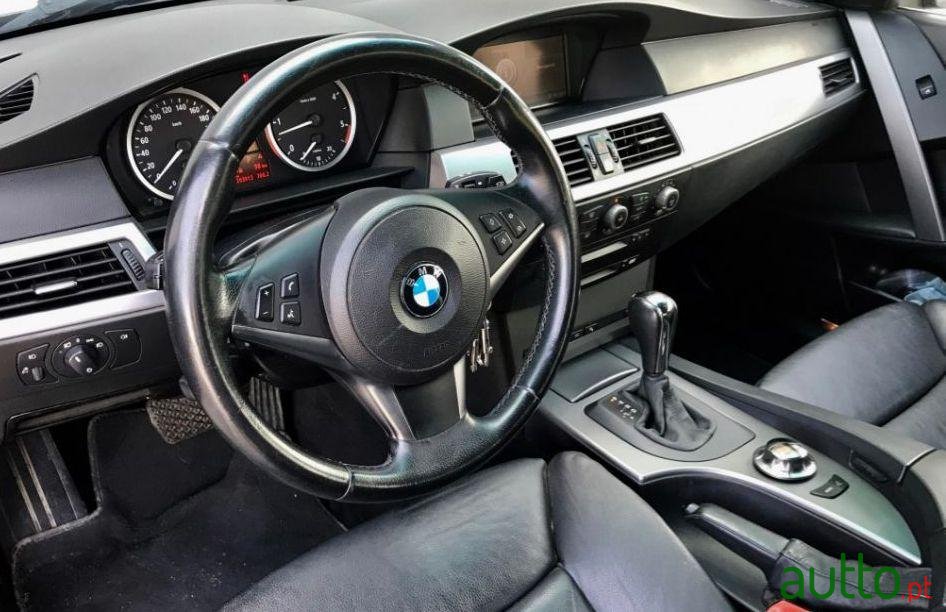 2004' BMW 530 D Touring Sport photo #3