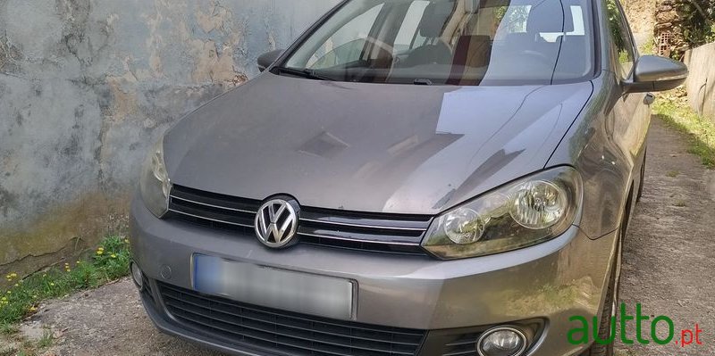 2011' Volkswagen Golf 1.6 Tdi Edition photo #5