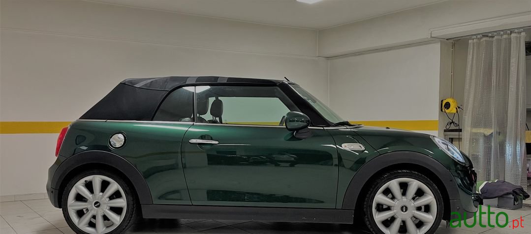 2015' MINI Cabrio photo #2