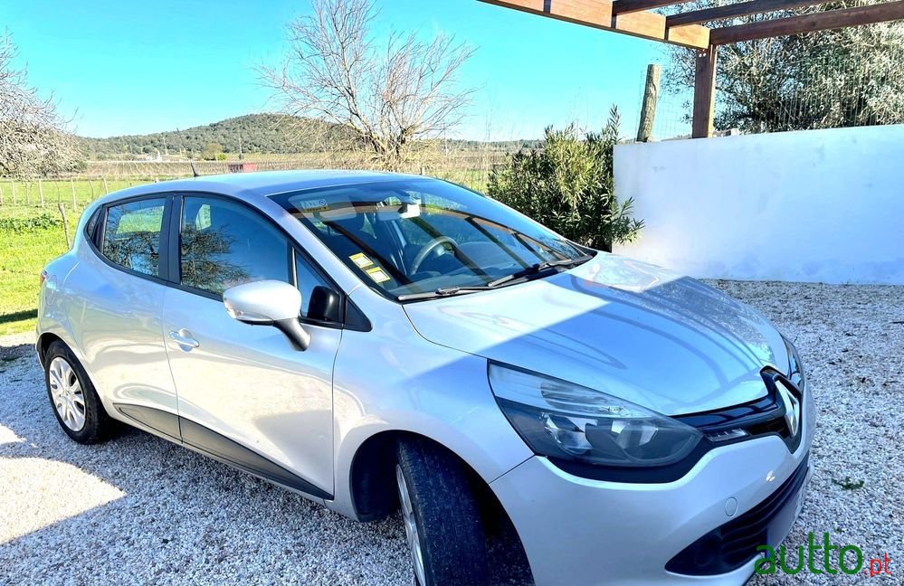 2013' Renault Clio photo #1