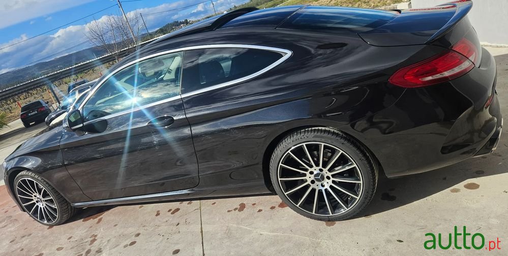 2017' Mercedes-Benz Classe C photo #3