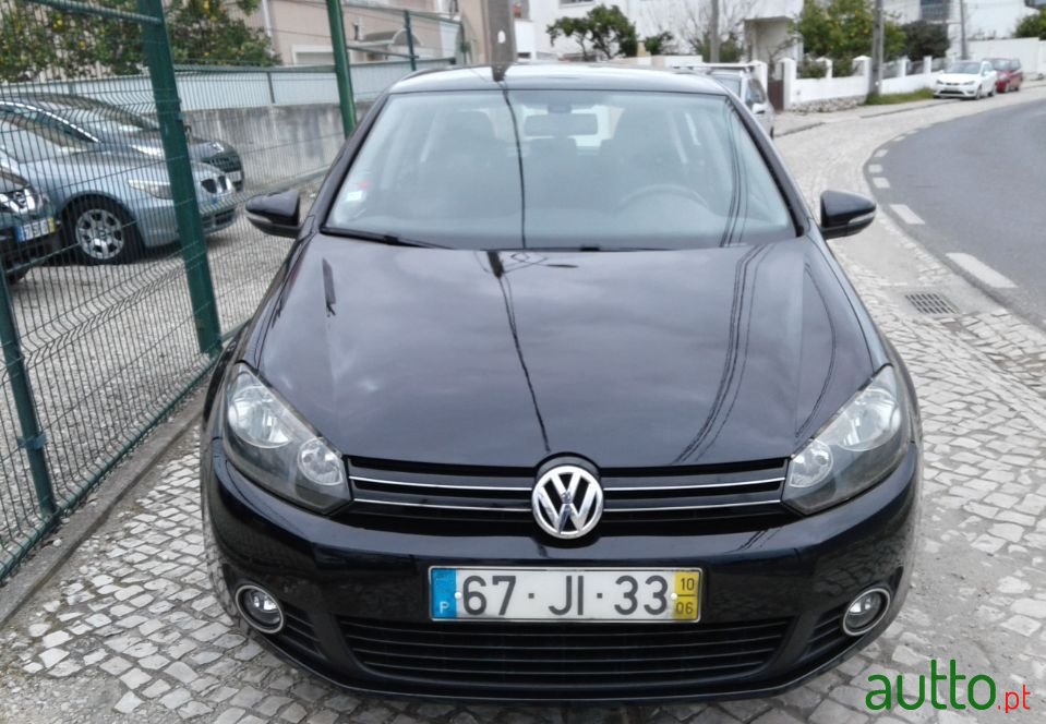 2010' Volkswagen Golf photo #3