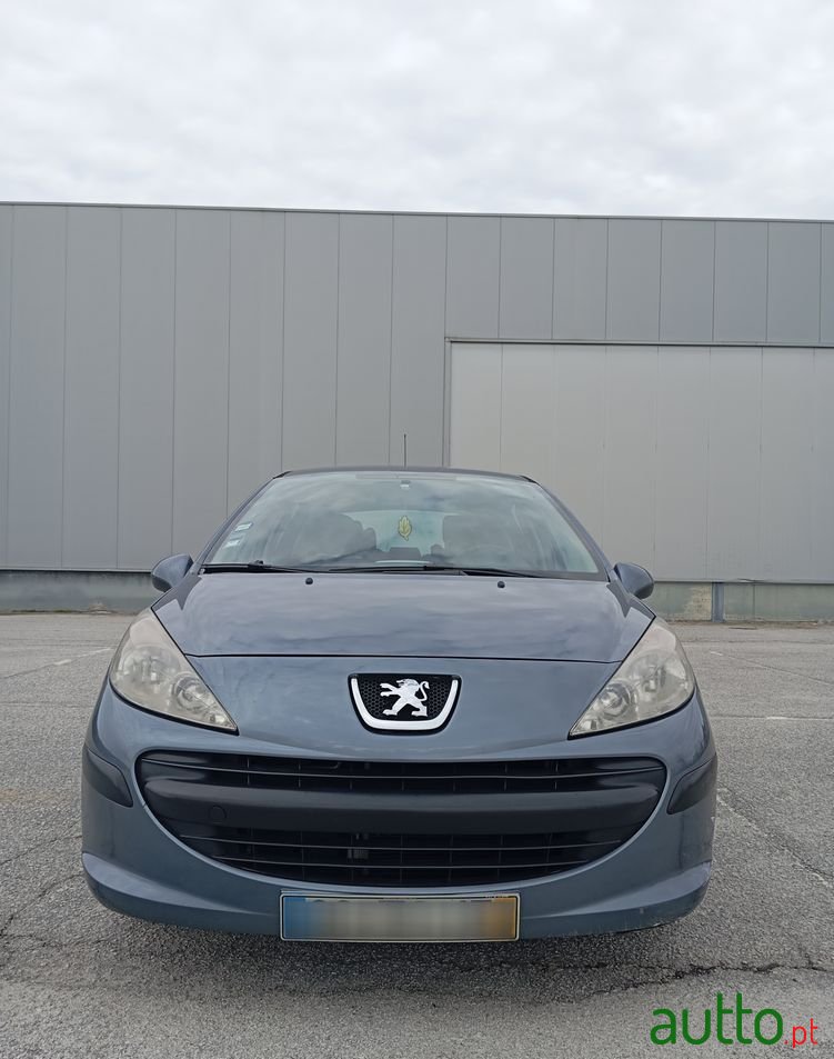 2008' Peugeot 207 1.4 Hdi Trendy photo #1