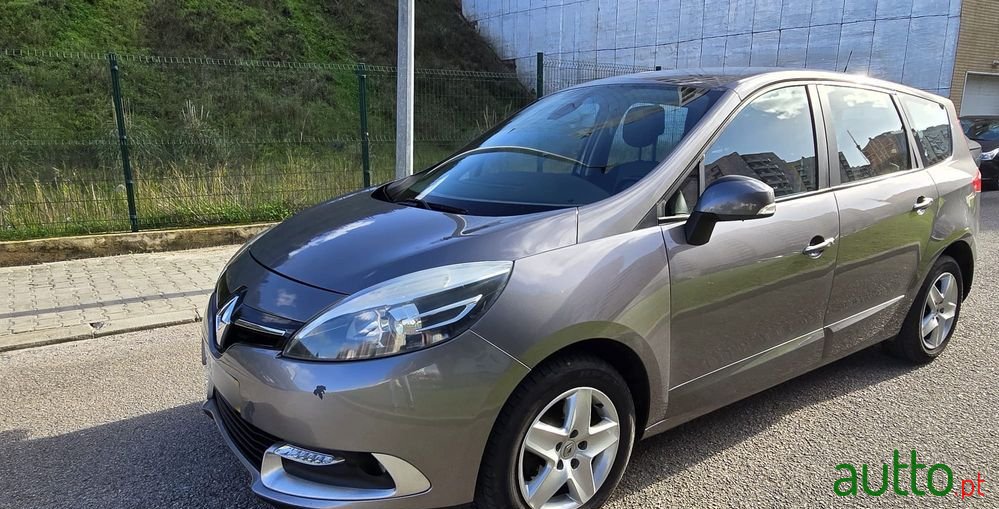 2014' Renault Grand Scenic photo #1