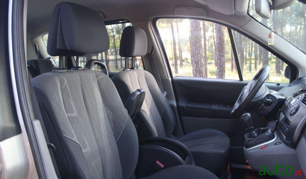 2006' Renault Scenic photo #1