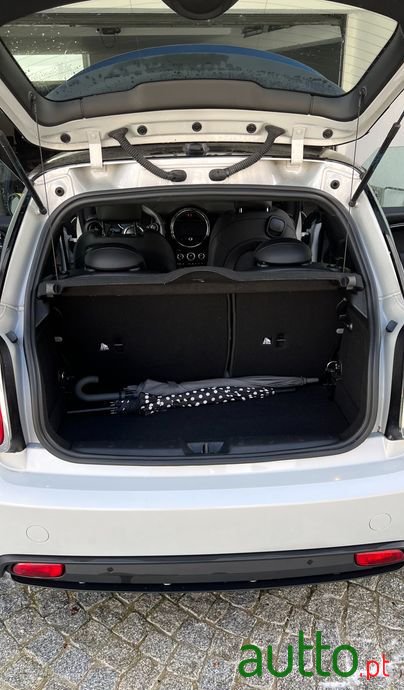 2019' MINI Cooper Se photo #4