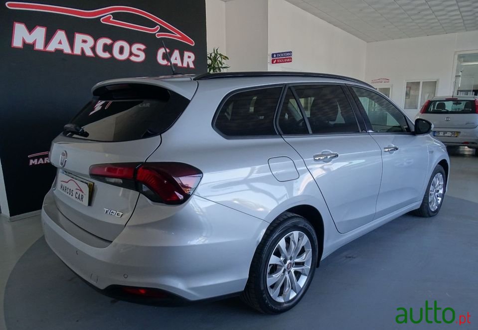 2017' Fiat Tipo Station Wagon photo #4