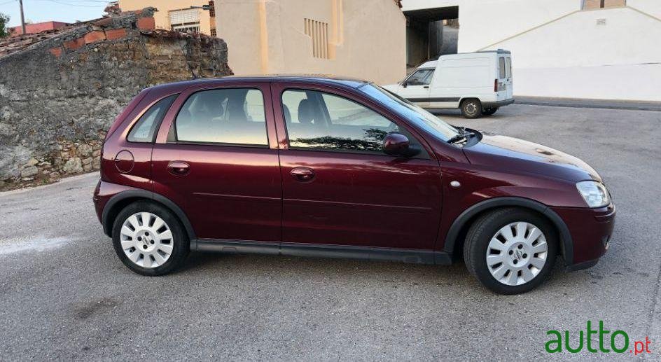 2004' Opel Corsa photo #2