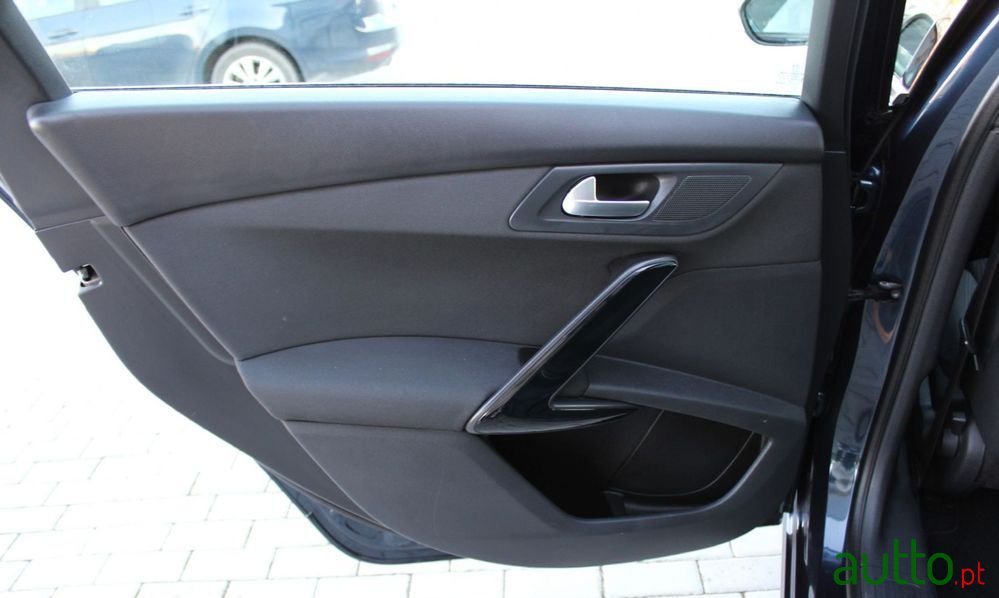 2015' Peugeot 508 Sw photo #5