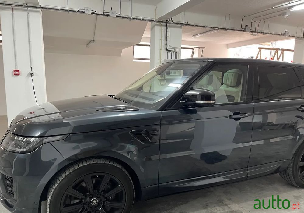 2019' Land Rover Range Rover Sport photo #3