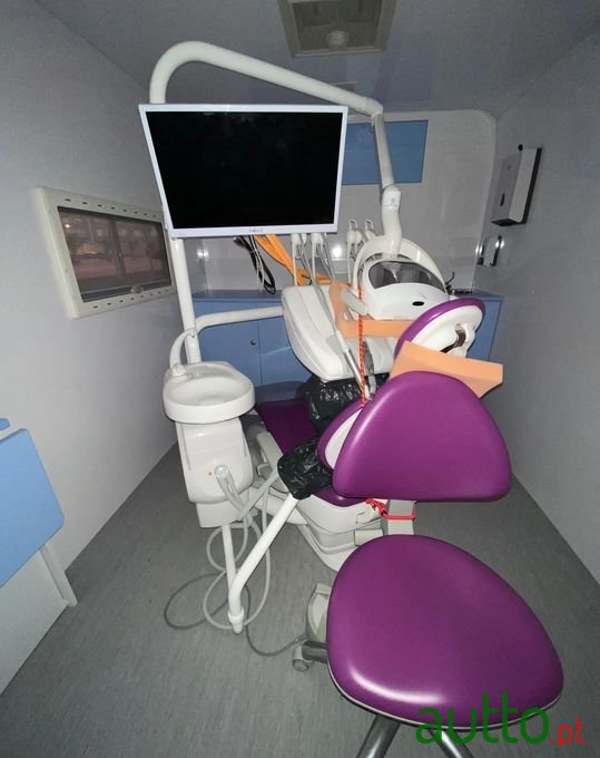 2018' Mercedes-Benz Sprinter photo #2