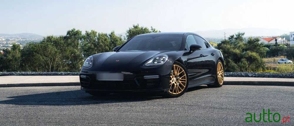 2023' Porsche Panamera 4 E-Hybrid photo #1