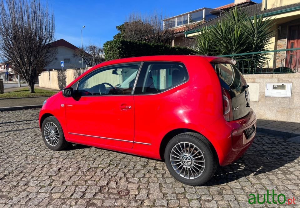 2014' Volkswagen Up photo #4