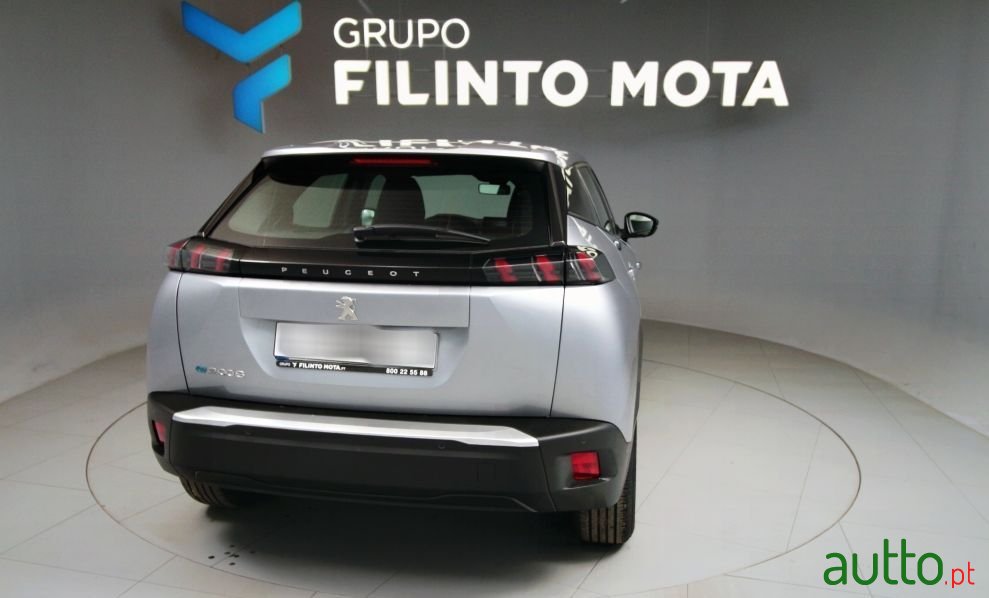 2023' Peugeot e-2008 photo #3