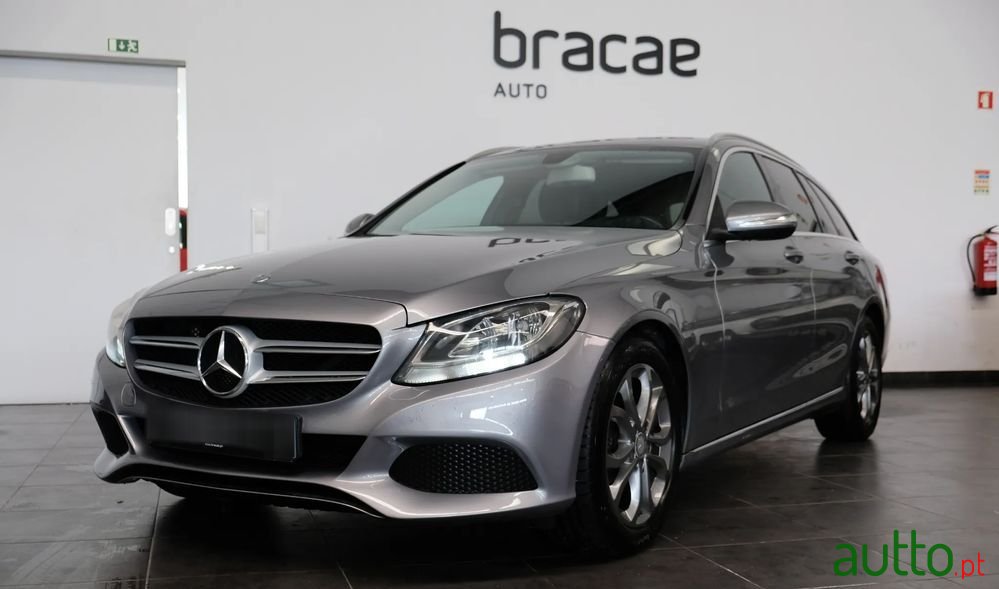 2015' Mercedes-Benz Classe C photo #2