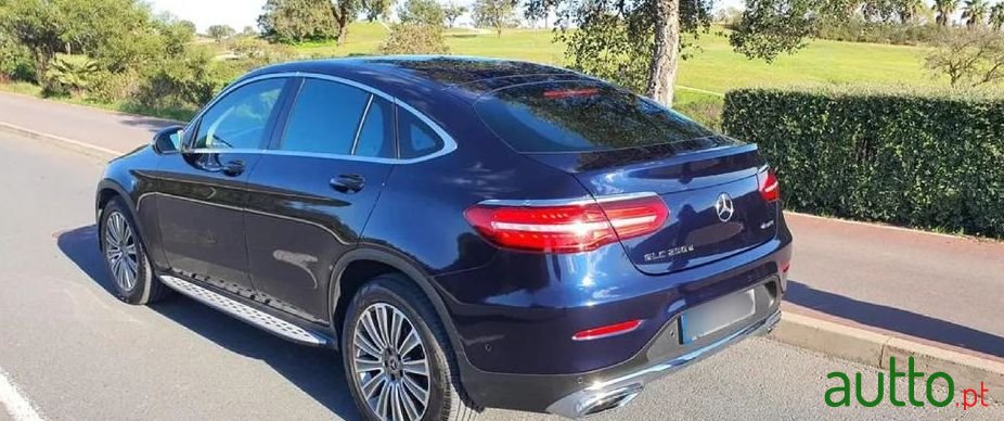 2018' Mercedes-Benz Classe Glc photo #1