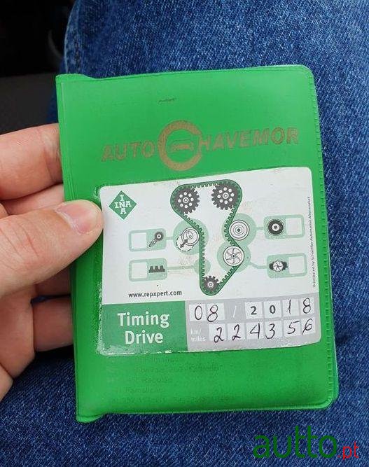 2002' Audi A4 Avant photo #2