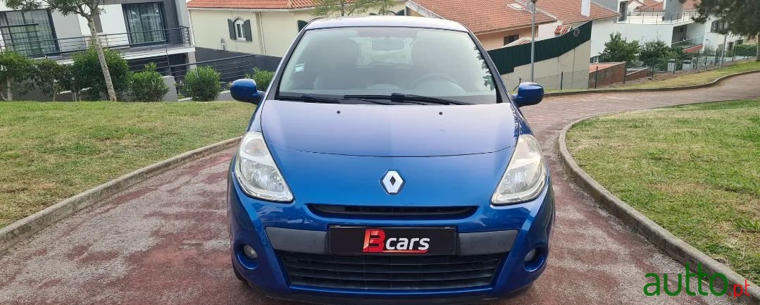 2011' Renault Clio Gt photo #2