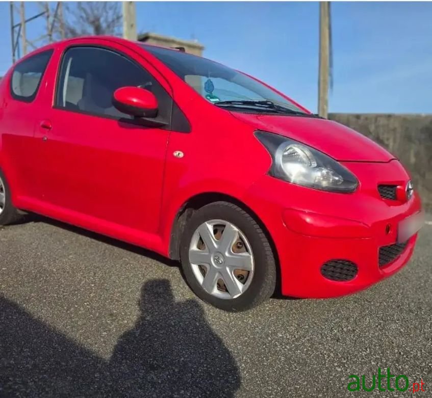 2009' Toyota Aygo Team photo #5