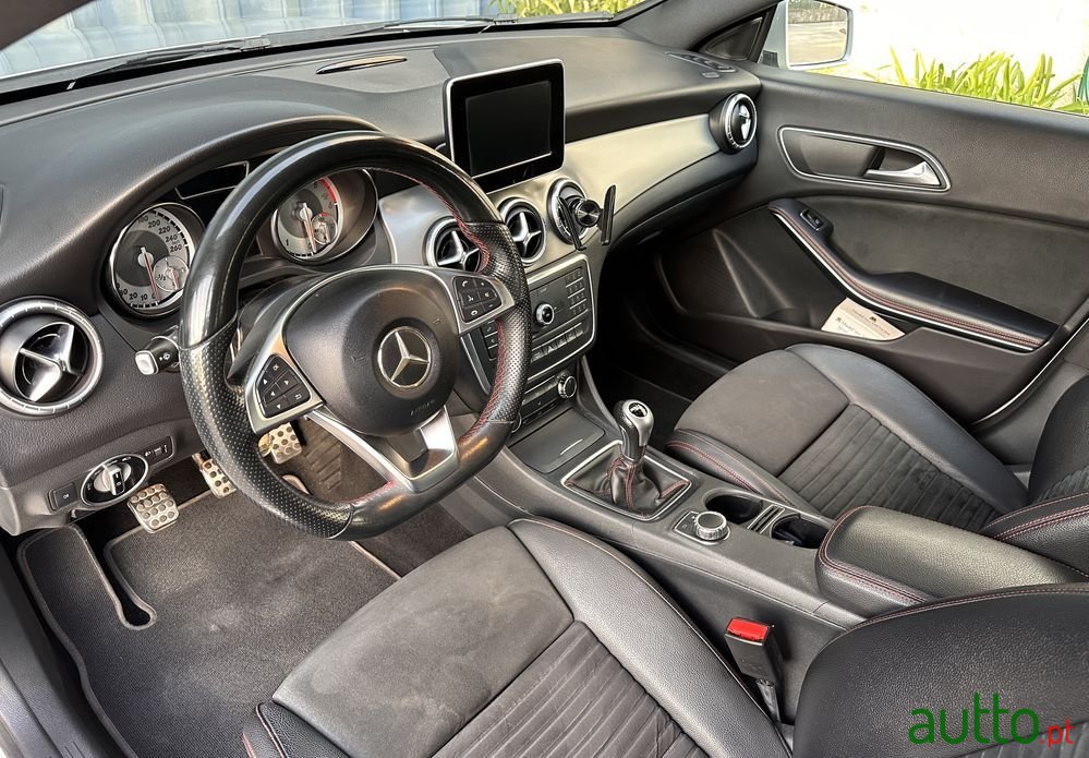 2015' Mercedes-Benz CLA 200 photo #4