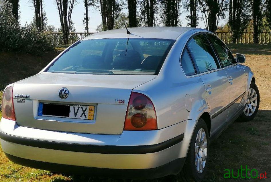 2000' Volkswagen Passat 1.9 Tdi Trendline photo #2