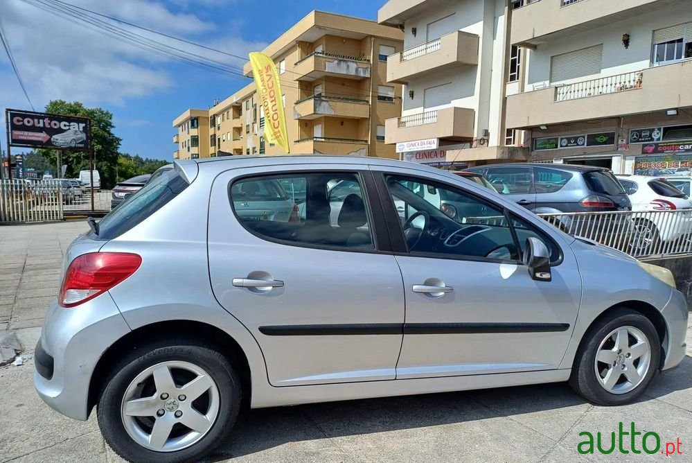 2009' Peugeot 207 photo #4