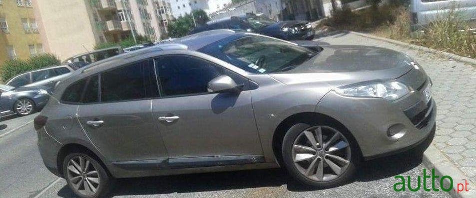 2010' Renault Megane Dynamic photo #1