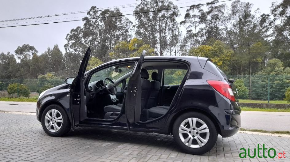 2010' Opel Corsa photo #3