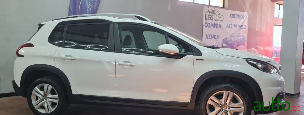 2019' Peugeot 2008 photo #3